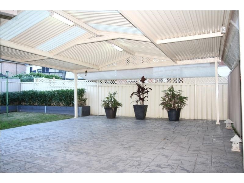 25 Ferraro Crescent, West Hoxton NSW 2171