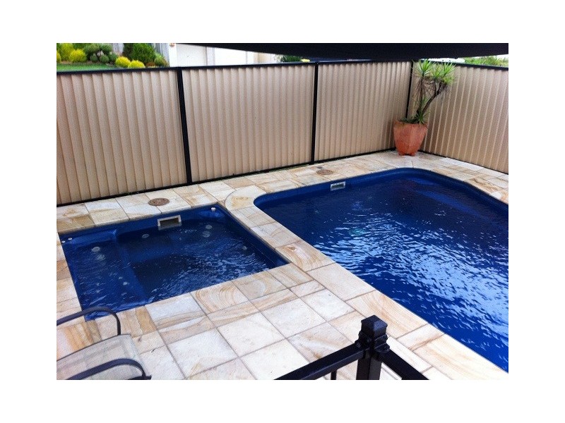 West Hoxton NSW 2171