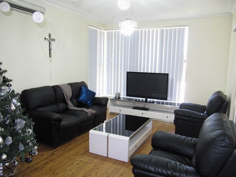 Fairfield West NSW 2165