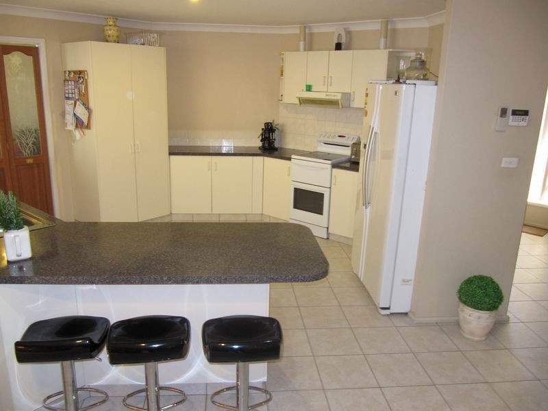 54 Kendall Drive, Casula NSW 2170