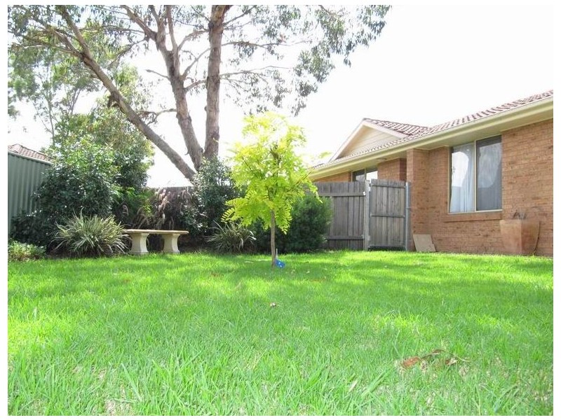 8 Rabaul Close, Bossley Park NSW 2176