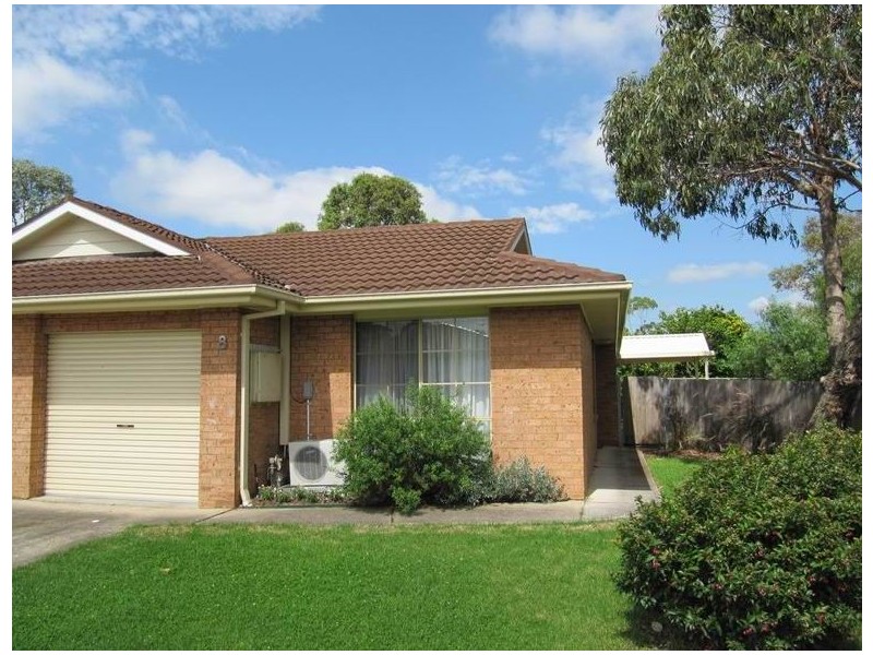 8 Rabaul Close, Bossley Park NSW 2176