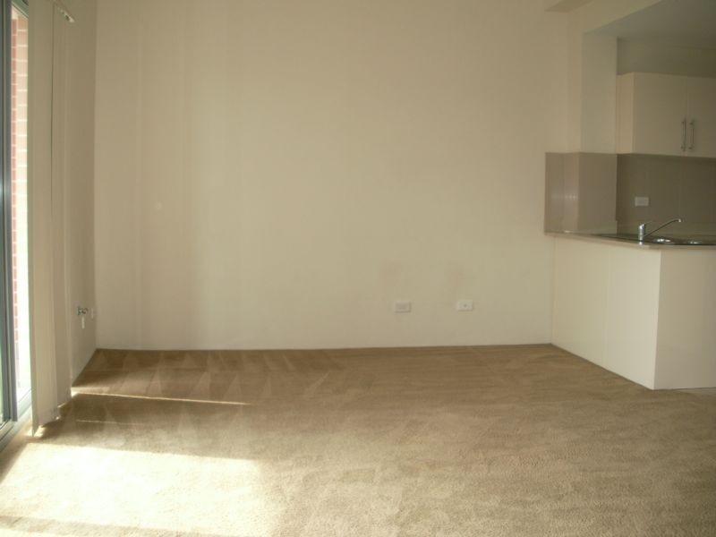 13/2 Castlereagh Street, Liverpool NSW 2170