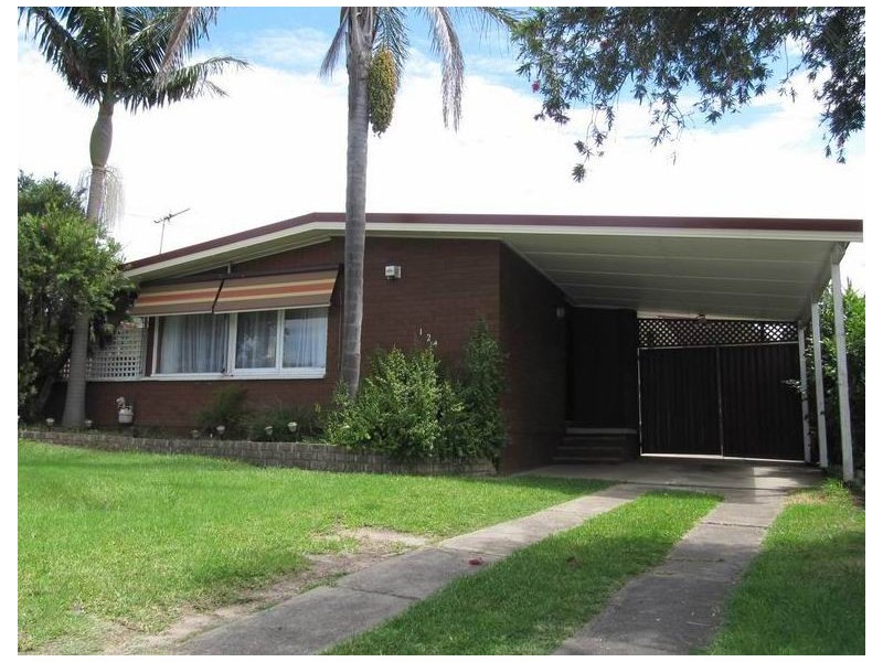 124 St Andrews Blvd, Casula NSW 2170