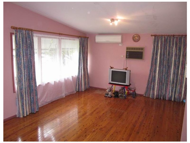 124 St Andrews Blvd, Casula NSW 2170