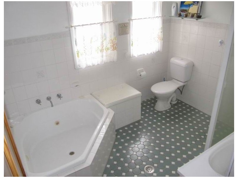 124 St Andrews Blvd, Casula NSW 2170