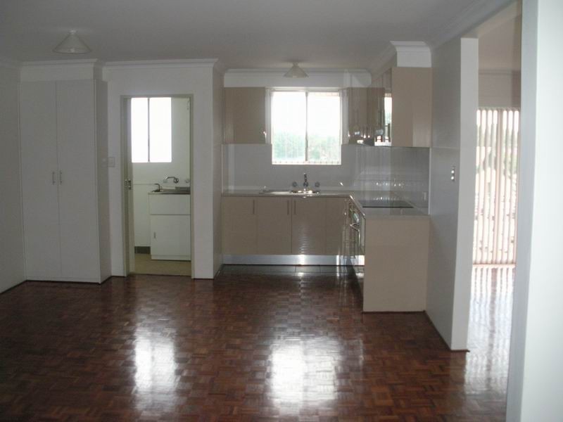 8/139 Moore Street, Liverpool NSW 2170