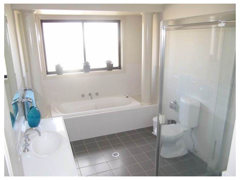 2 Sligo Place, Prestons NSW 2170