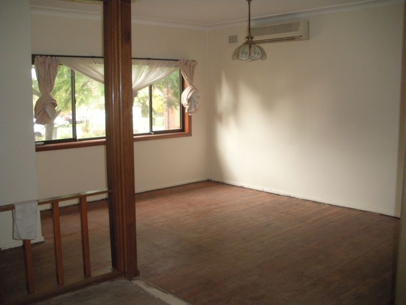 35 Grimson Crescent, Liverpool NSW 2170