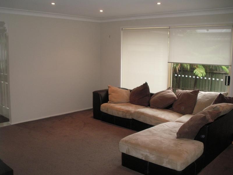 6 Kew Gardens Court, Wattle Grove NSW 2173