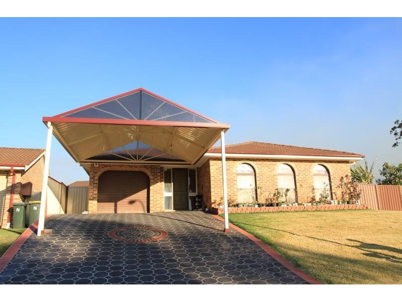 5 Buttercup Street, Macquarie Fields NSW 2564