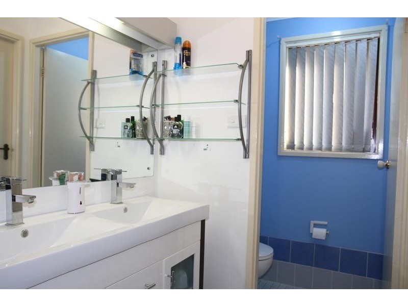 5 Buttercup Street, Macquarie Fields NSW 2564