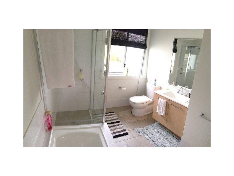 101 Middleton Drive, Middleton Grange NSW 2171