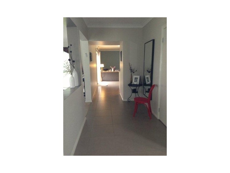 101 Middleton Drive, Middleton Grange NSW 2171