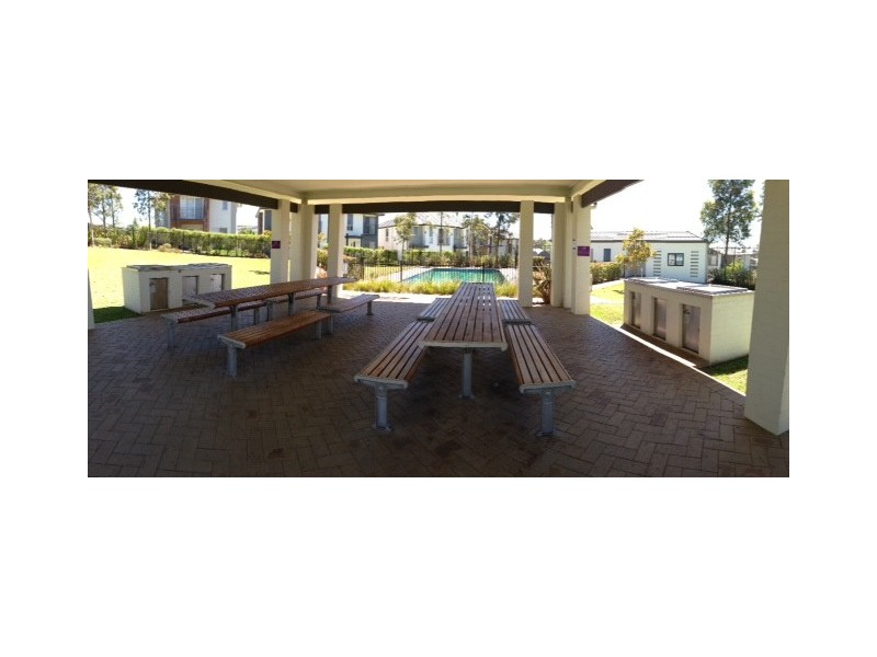 101 Middleton Drive, Middleton Grange NSW 2171