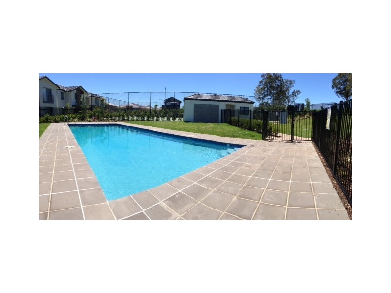 101 Middleton Drive, Middleton Grange NSW 2171