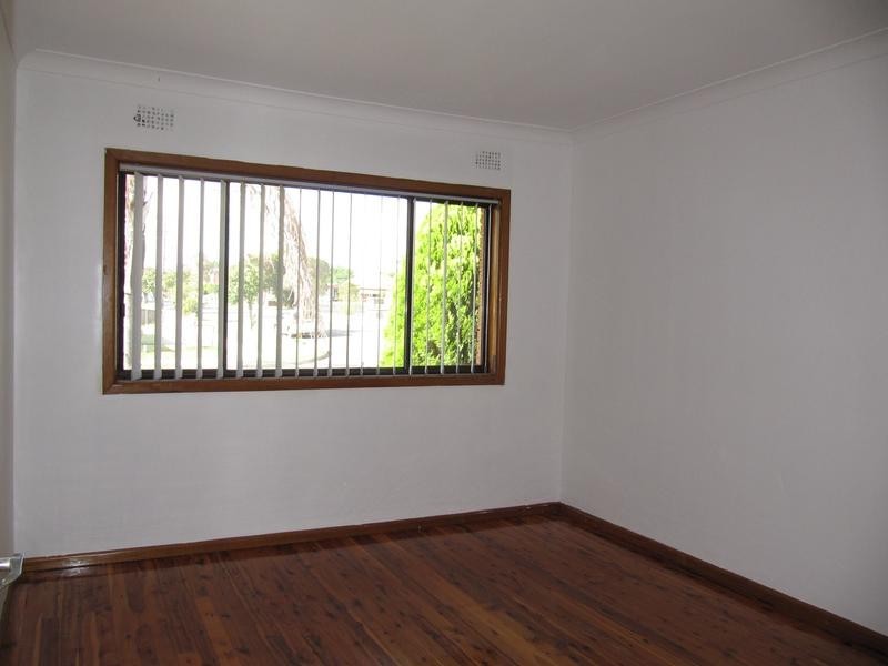 2A Tyrell Crescent, Fairfield NSW 2165