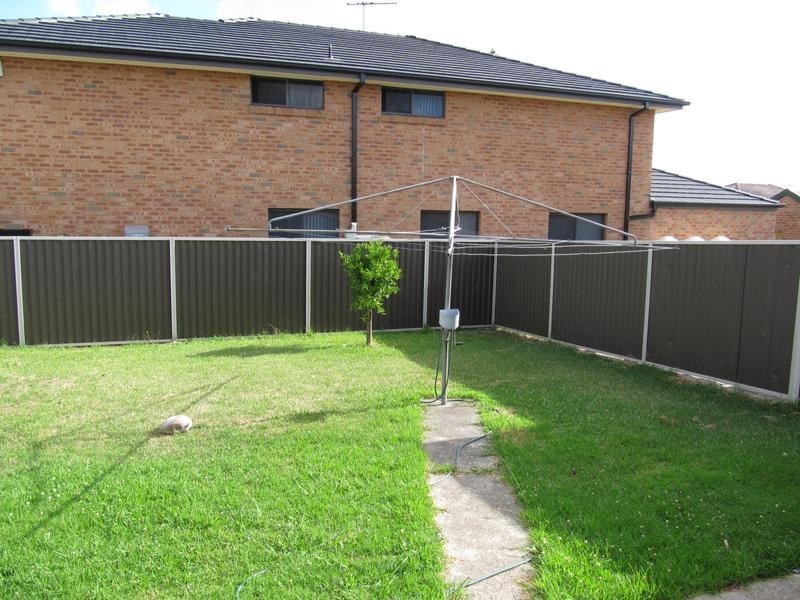 2A Tyrell Crescent, Fairfield NSW 2165