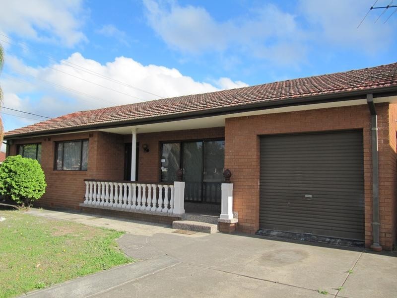 2A Tyrell Crescent, Fairfield NSW 2165