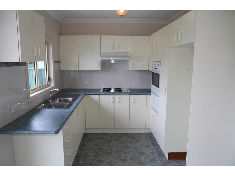 11 Eureka Crescent, Sadleir NSW 2168