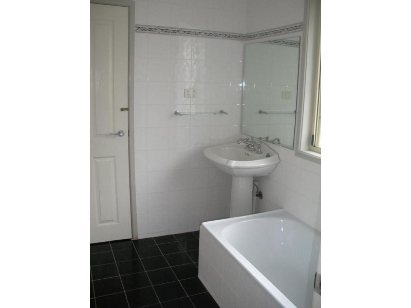 204 North Liverpool Road, Green Valley NSW 2168