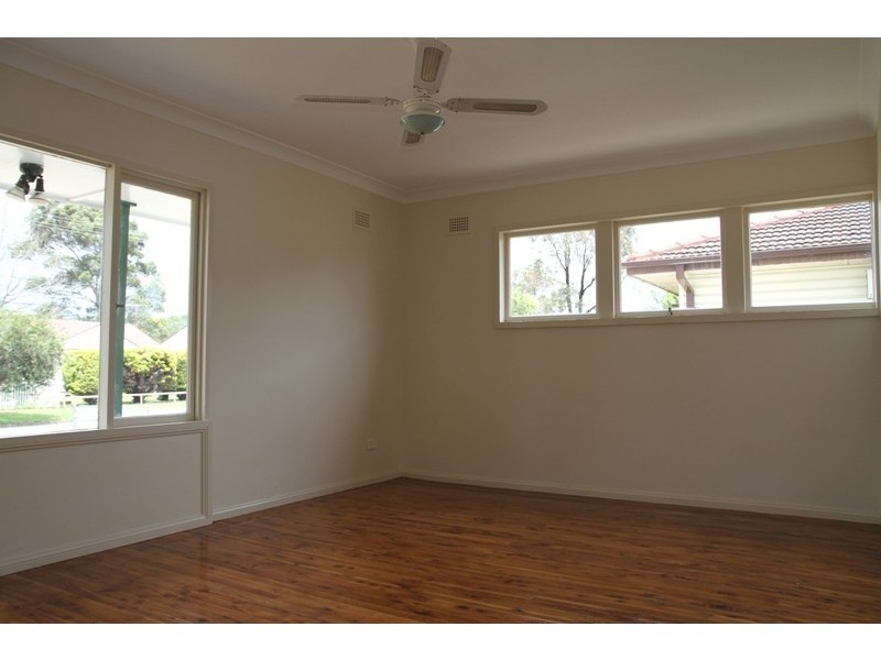 11 Eureka Crescent, Sadleir NSW 2168