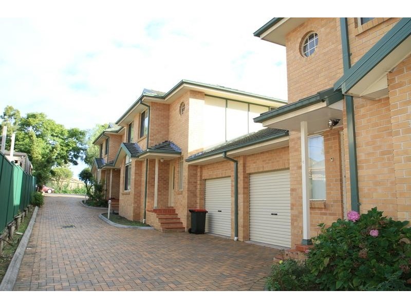 4/13 McLean Street, Liverpool NSW 2170