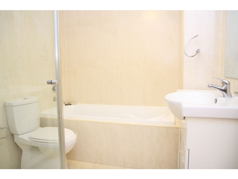 1/8-10 Lachlan Street, Liverpool NSW 2170