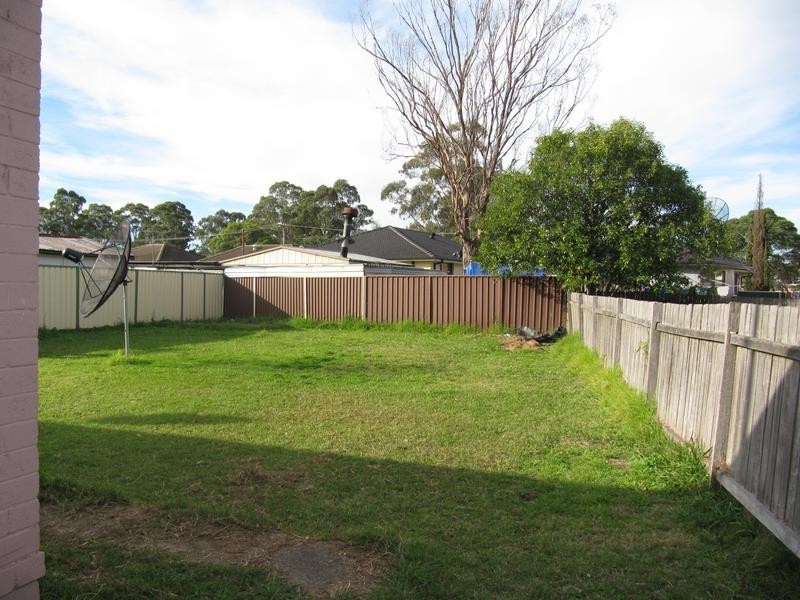 5 Dundee Street, Sadleir NSW 2168