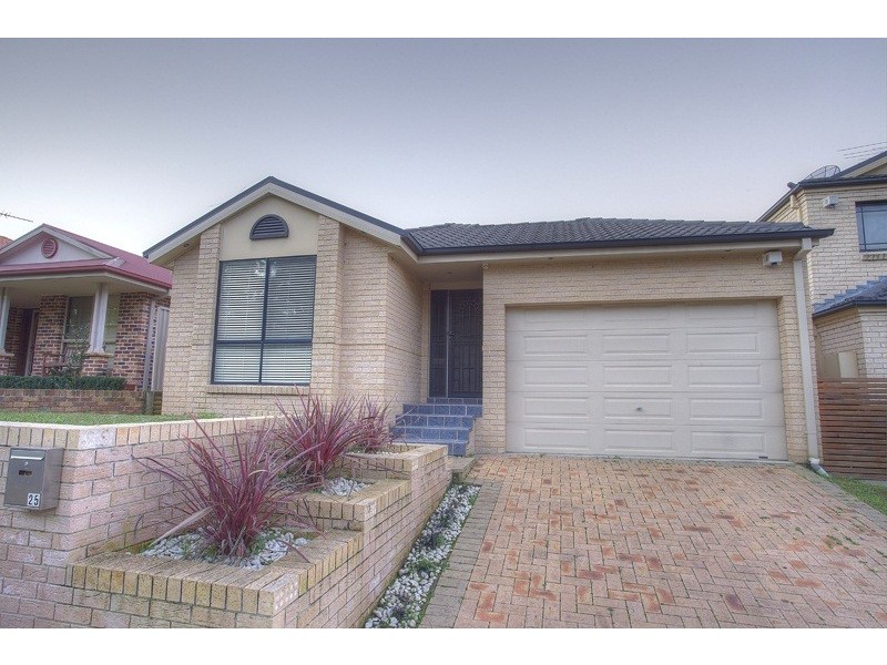 25 Ferraro Crescent, West Hoxton NSW 2171