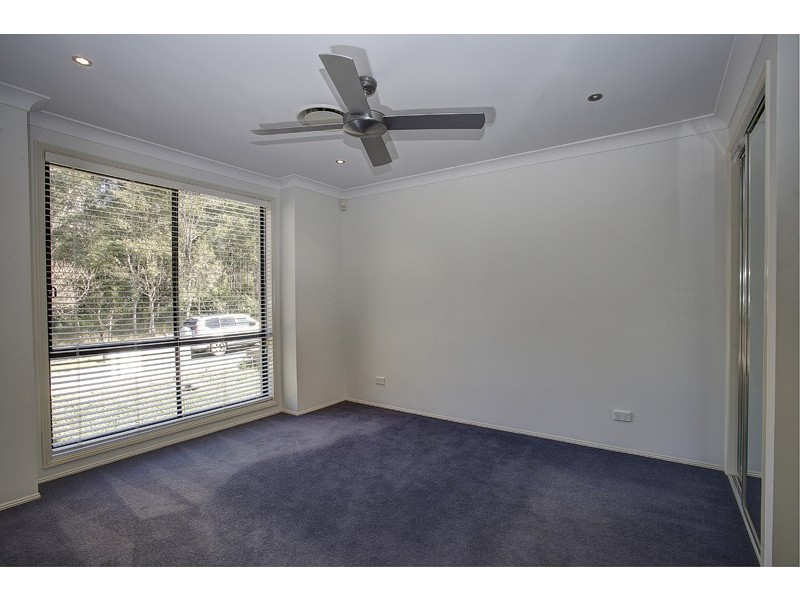 25 Ferraro Crescent, West Hoxton NSW 2171