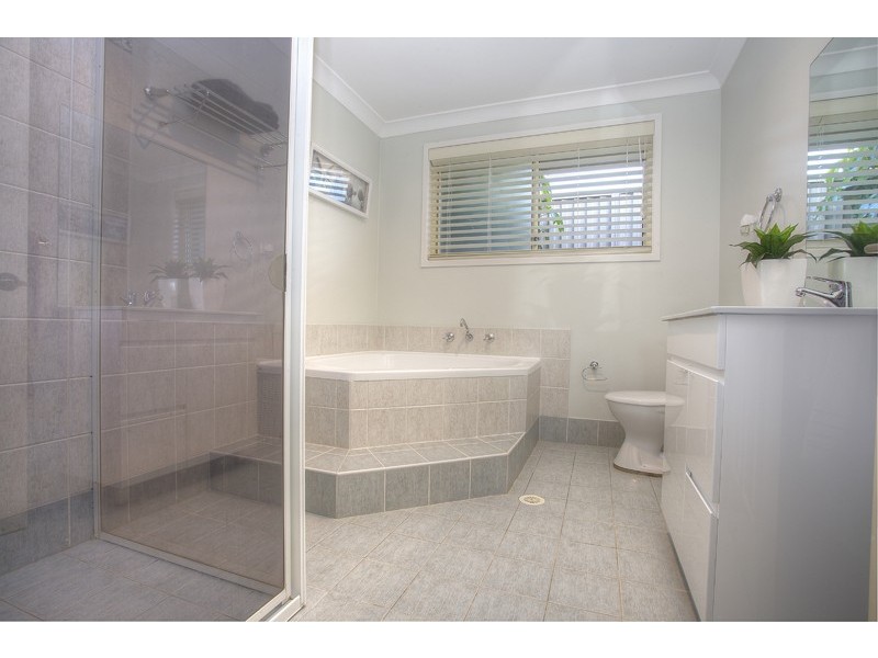 11 Hobler Ave, West Hoxton NSW 2171