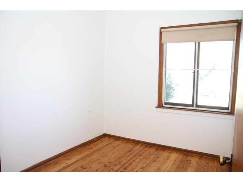 17 Bare Ave, Lurnea NSW 2170