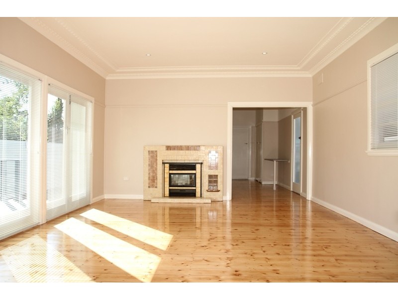 15 Canberra Avenue, Casula NSW 2170