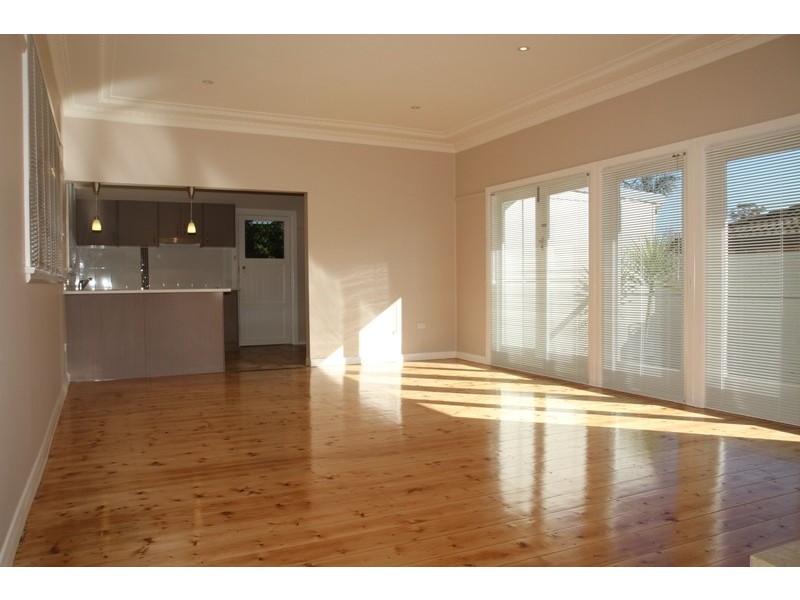 15 Canberra Avenue, Casula NSW 2170