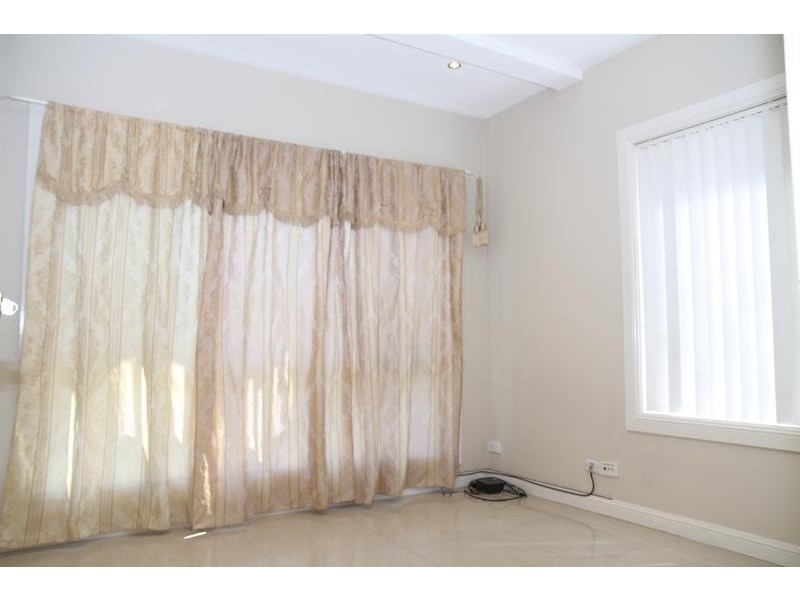 2a Canberra Ave, Casula NSW 2170
