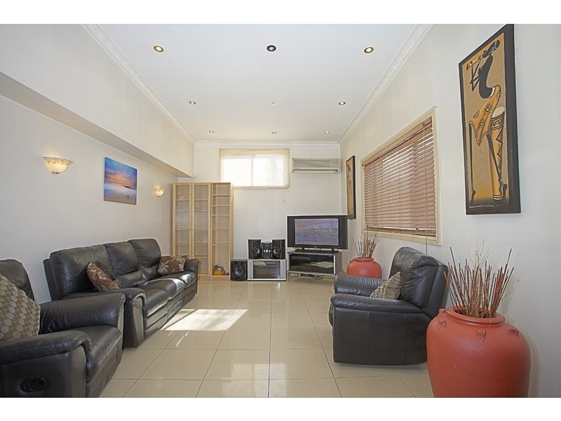 21 Carbine Close, Casula NSW 2170