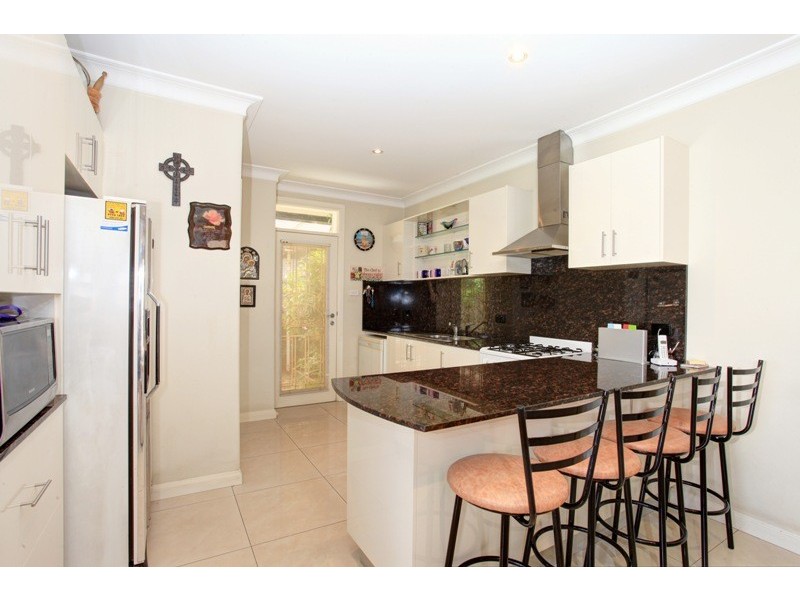 2/7 Farnham Avenue, Roselands NSW 2196