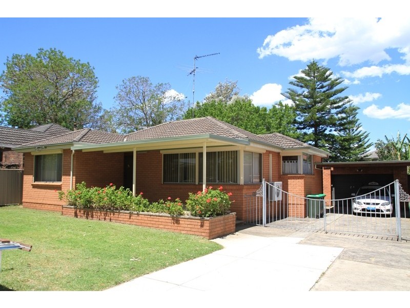 18 Moorebank Avenue, Moorebank NSW 2170