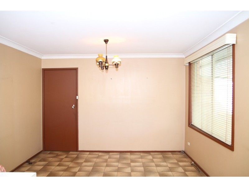 18 Moorebank Avenue, Moorebank NSW 2170