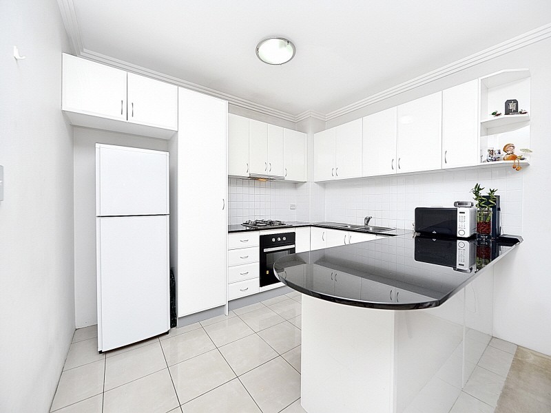 11/9-11 Bathurst, Liverpool NSW 2170