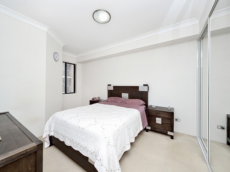 11/9-11 Bathurst, Liverpool NSW 2170