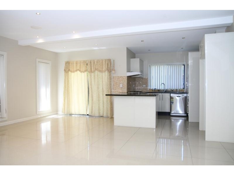 2A Canberra Avenue, Casula NSW 2170