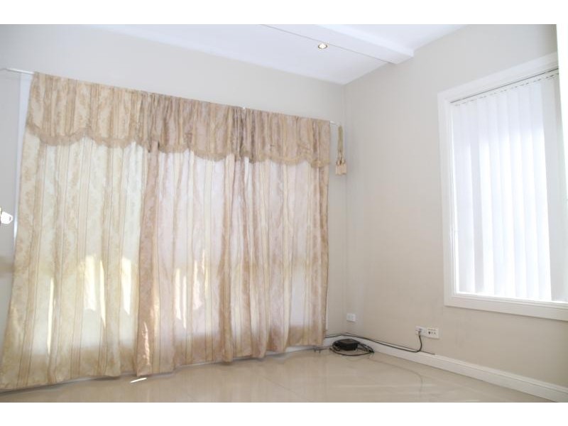 2A Canberra Avenue, Casula NSW 2170