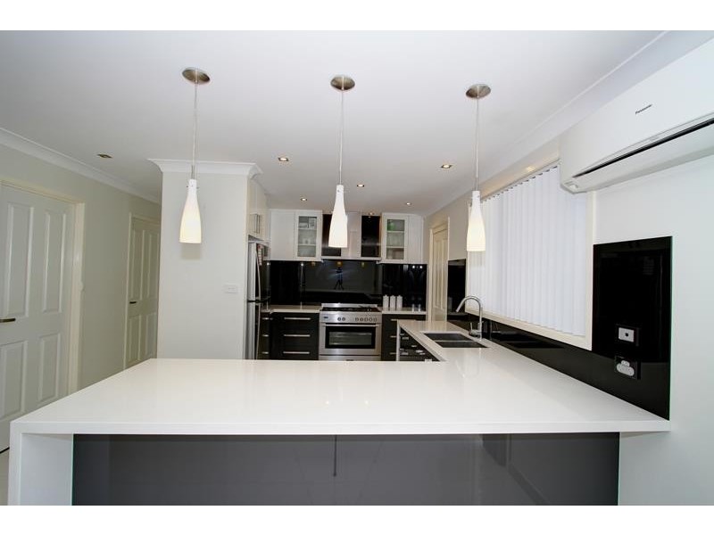 4 Golspie Close, Prestons NSW 2170