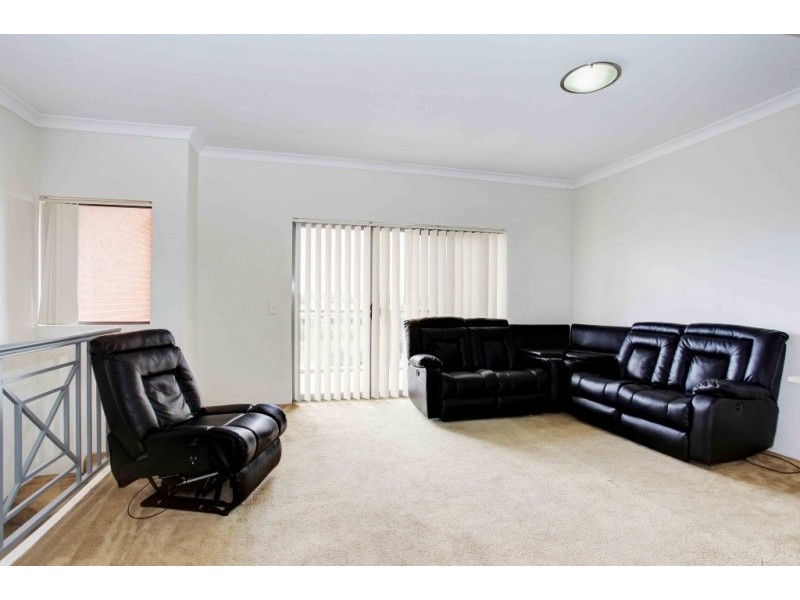13/2 Castlereagh Street, Liverpool NSW 2170