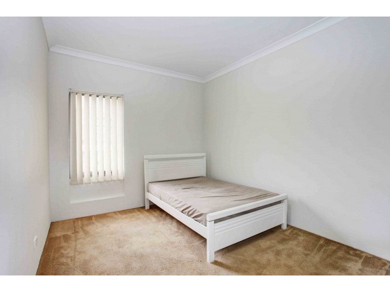 13/2 Castlereagh Street, Liverpool NSW 2170