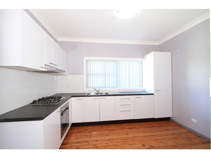 8 Vincent Avenue, Liverpool NSW 2170