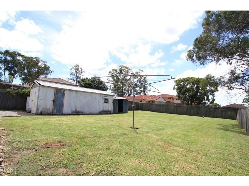 11 Blackwood Avenue, Casula NSW 2170