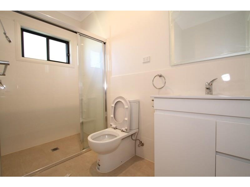 33a Nicholls Street, Warwick Farm NSW 2170